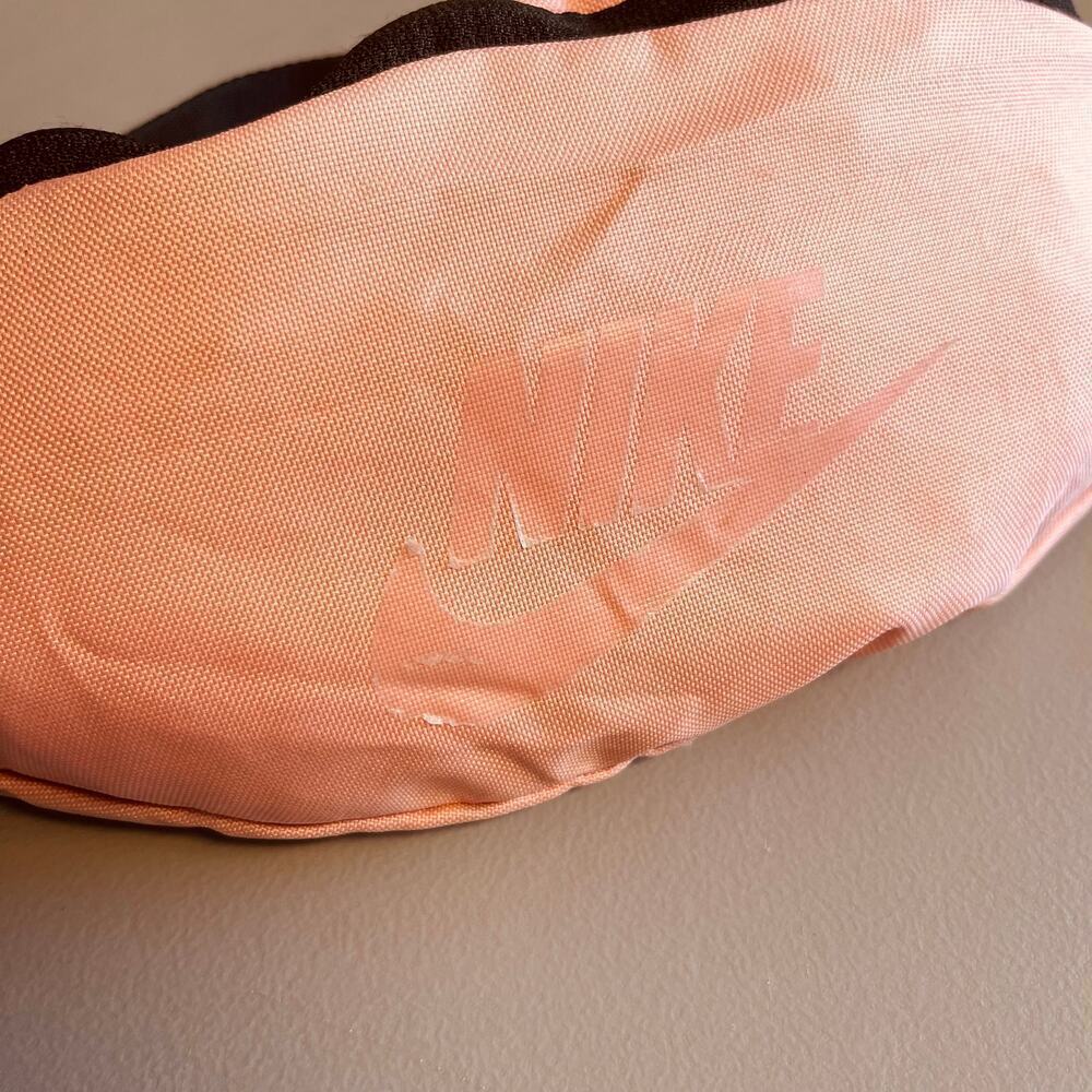 Nike Crossbody Large Fanny Pack - Picture 2 of 10